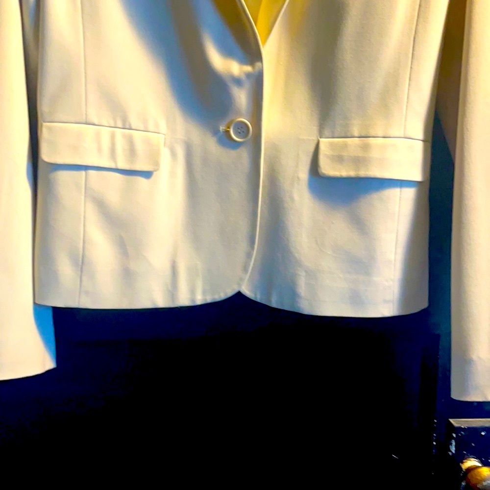 Frenchi 🌺Spring 🌺  Blazer | Off-White - Picture 4 of 5